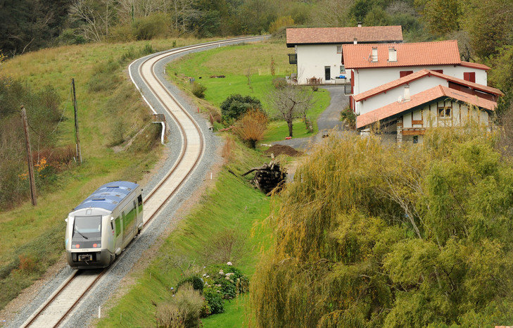 Djebbari annonce un «plan d'action concerté» pour les petites lignes de trains en février
